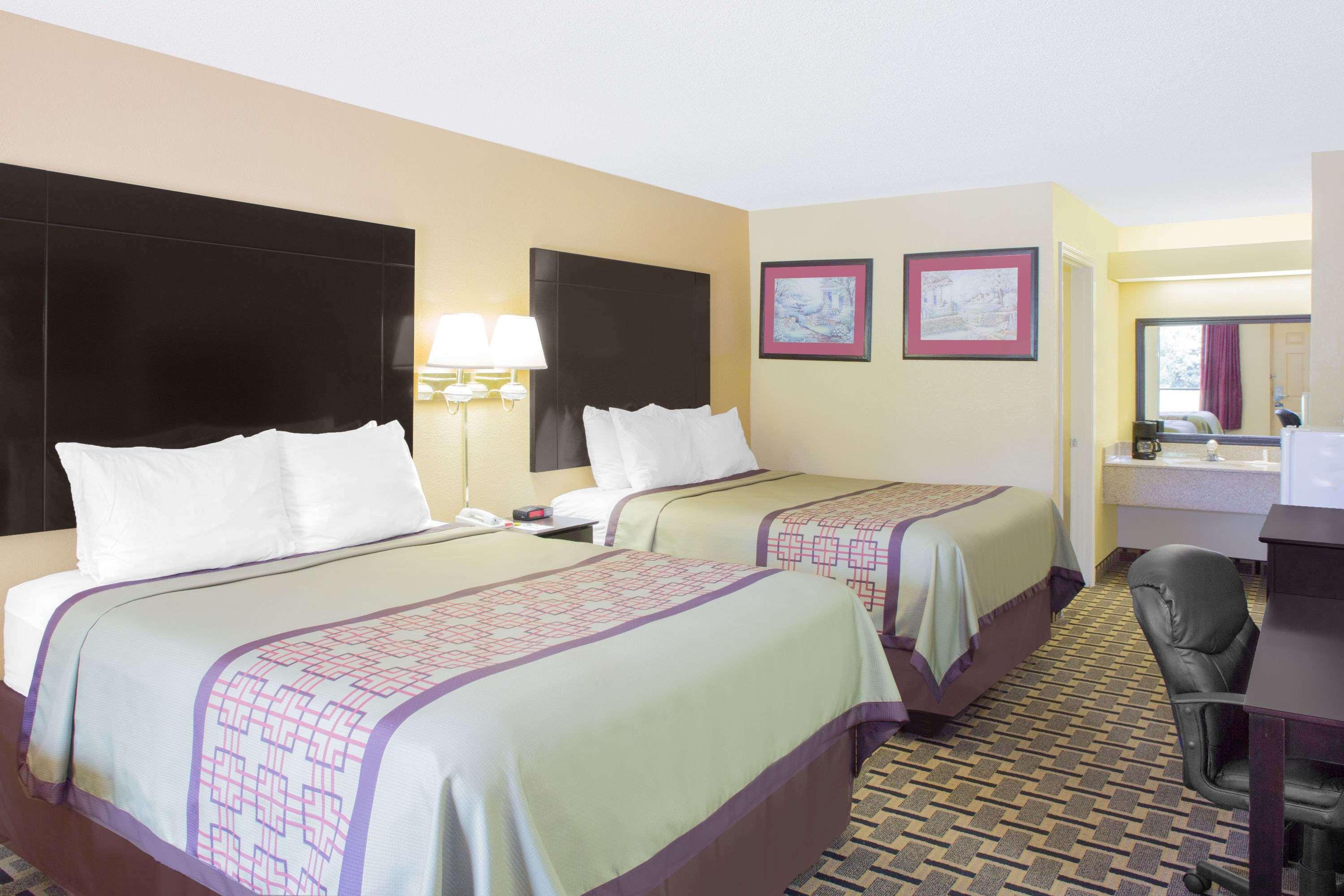 Days Inn By Wyndham Andalusia Dış mekan fotoğraf