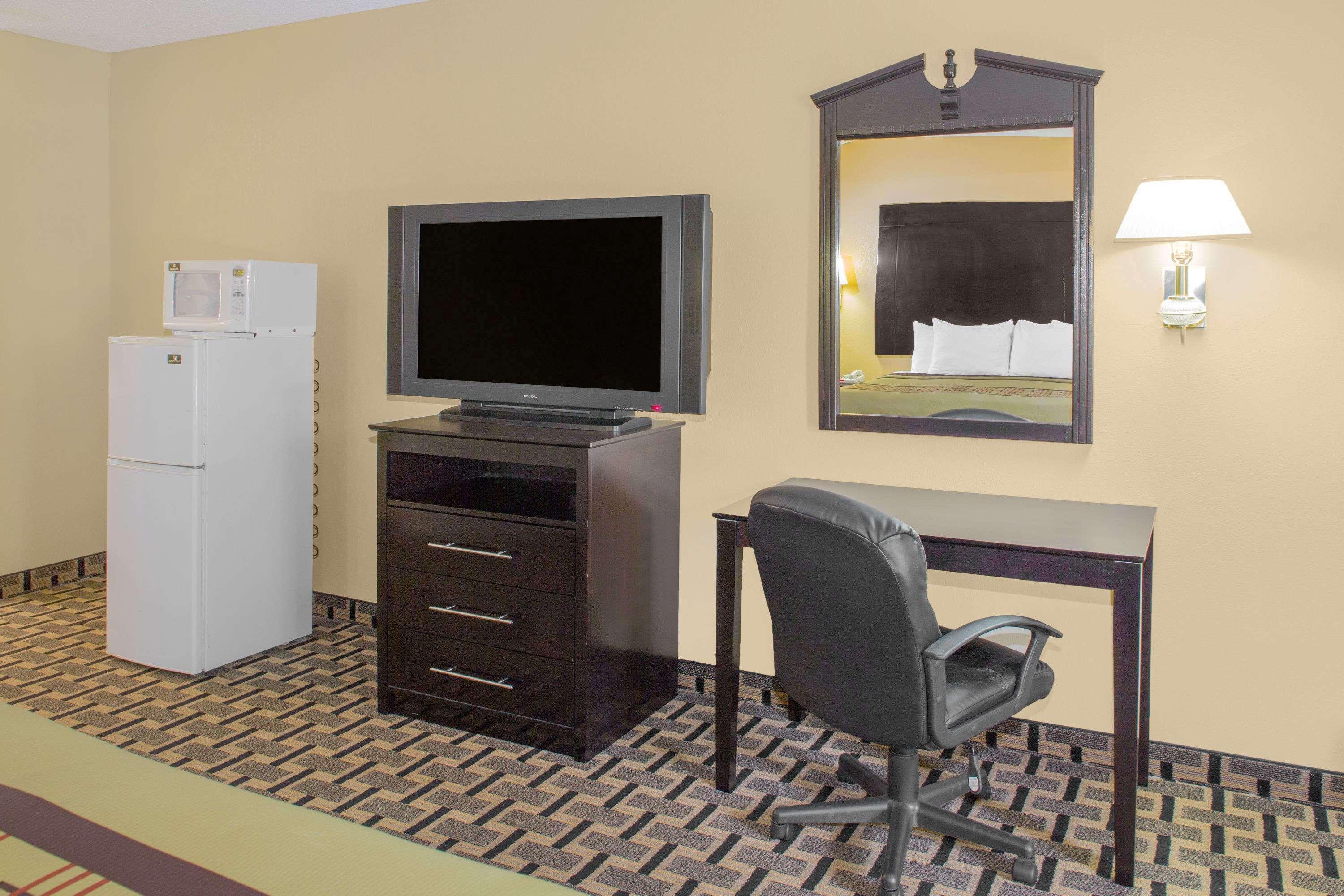 Days Inn By Wyndham Andalusia Dış mekan fotoğraf