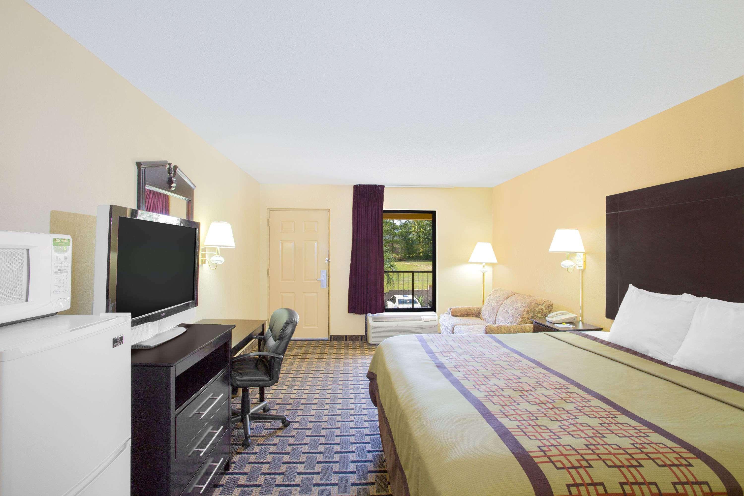Days Inn By Wyndham Andalusia Dış mekan fotoğraf