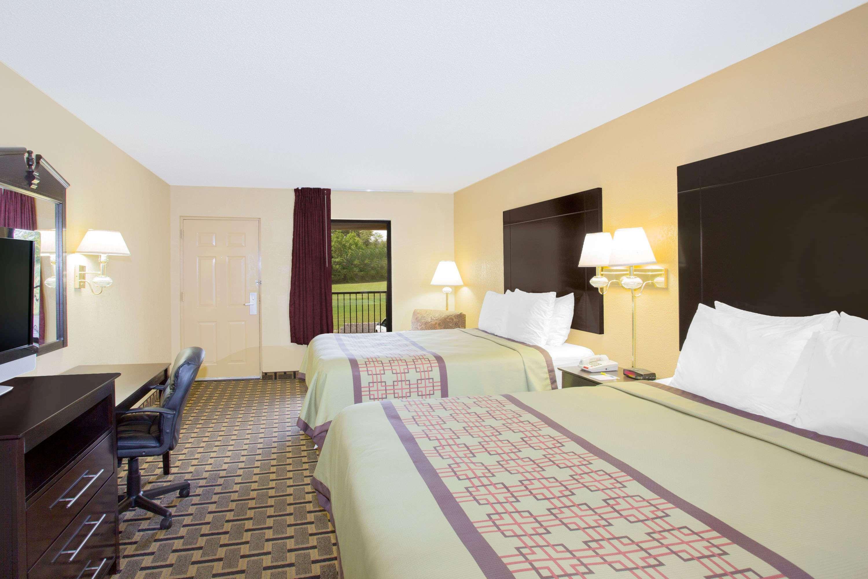Days Inn By Wyndham Andalusia Dış mekan fotoğraf