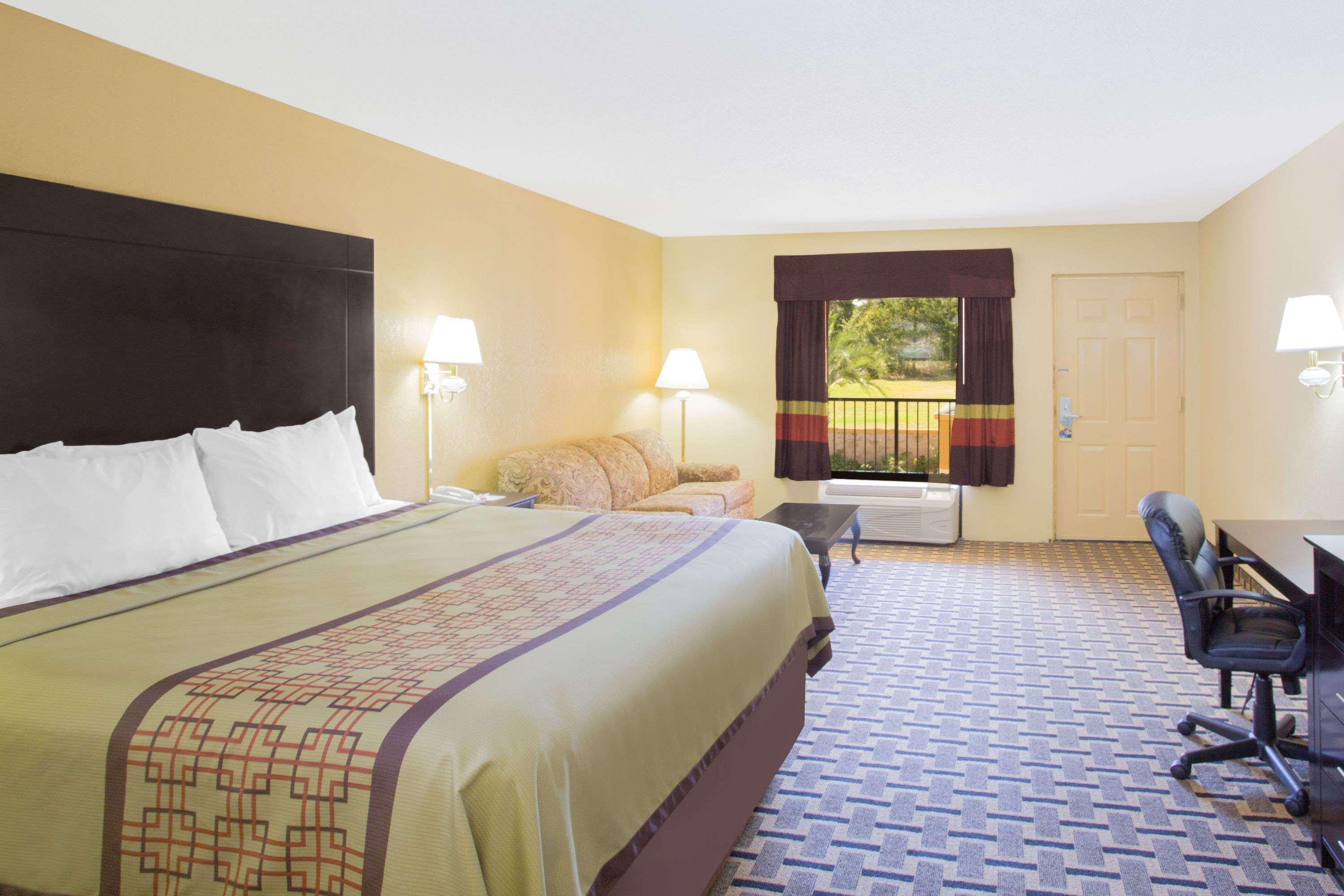 Days Inn By Wyndham Andalusia Dış mekan fotoğraf