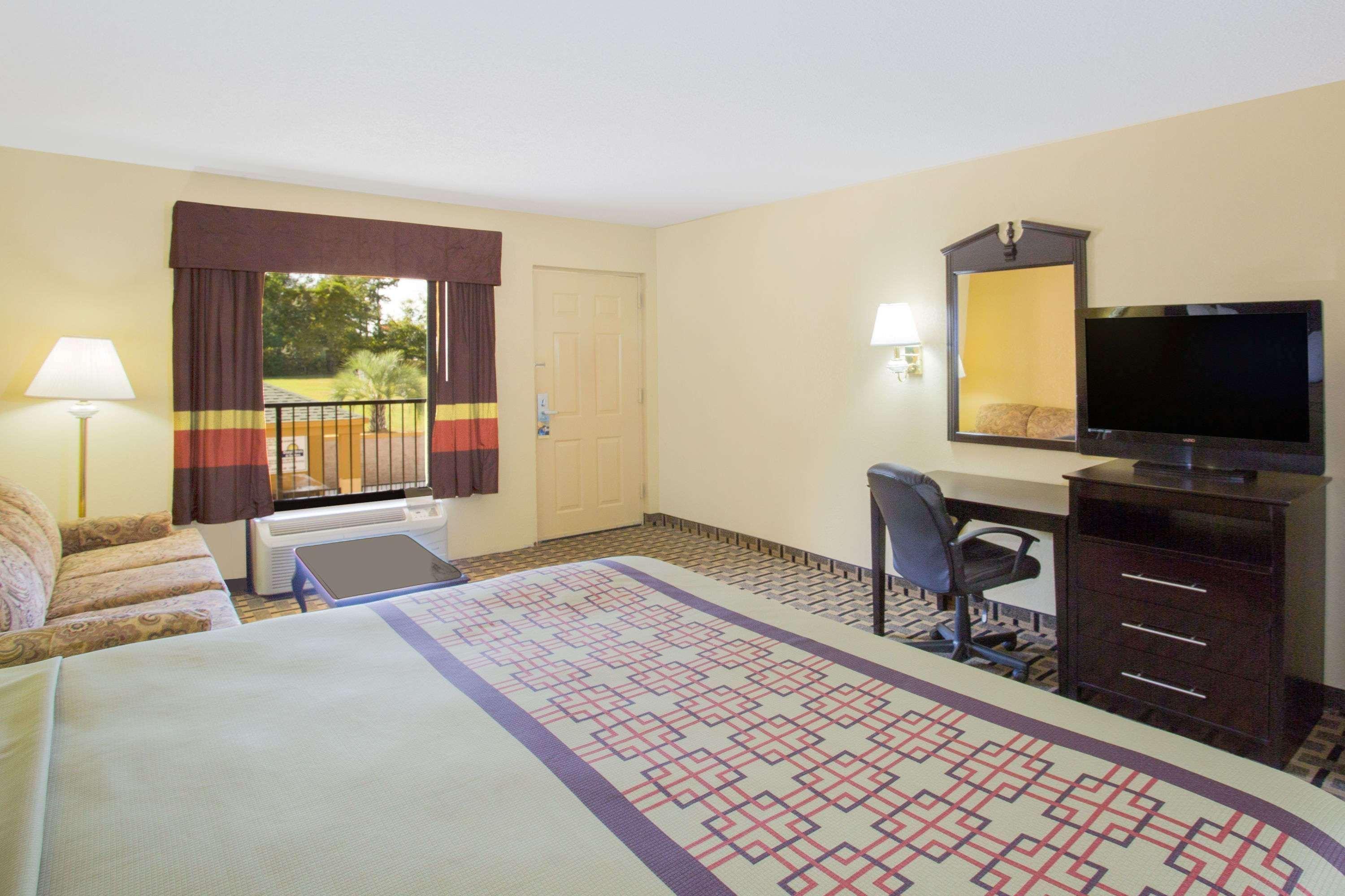 Days Inn By Wyndham Andalusia Dış mekan fotoğraf