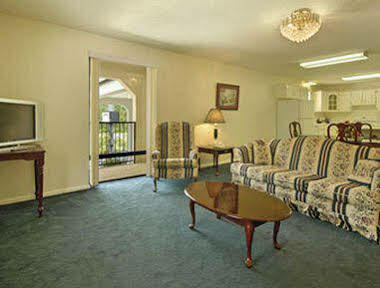 Days Inn By Wyndham Andalusia Dış mekan fotoğraf